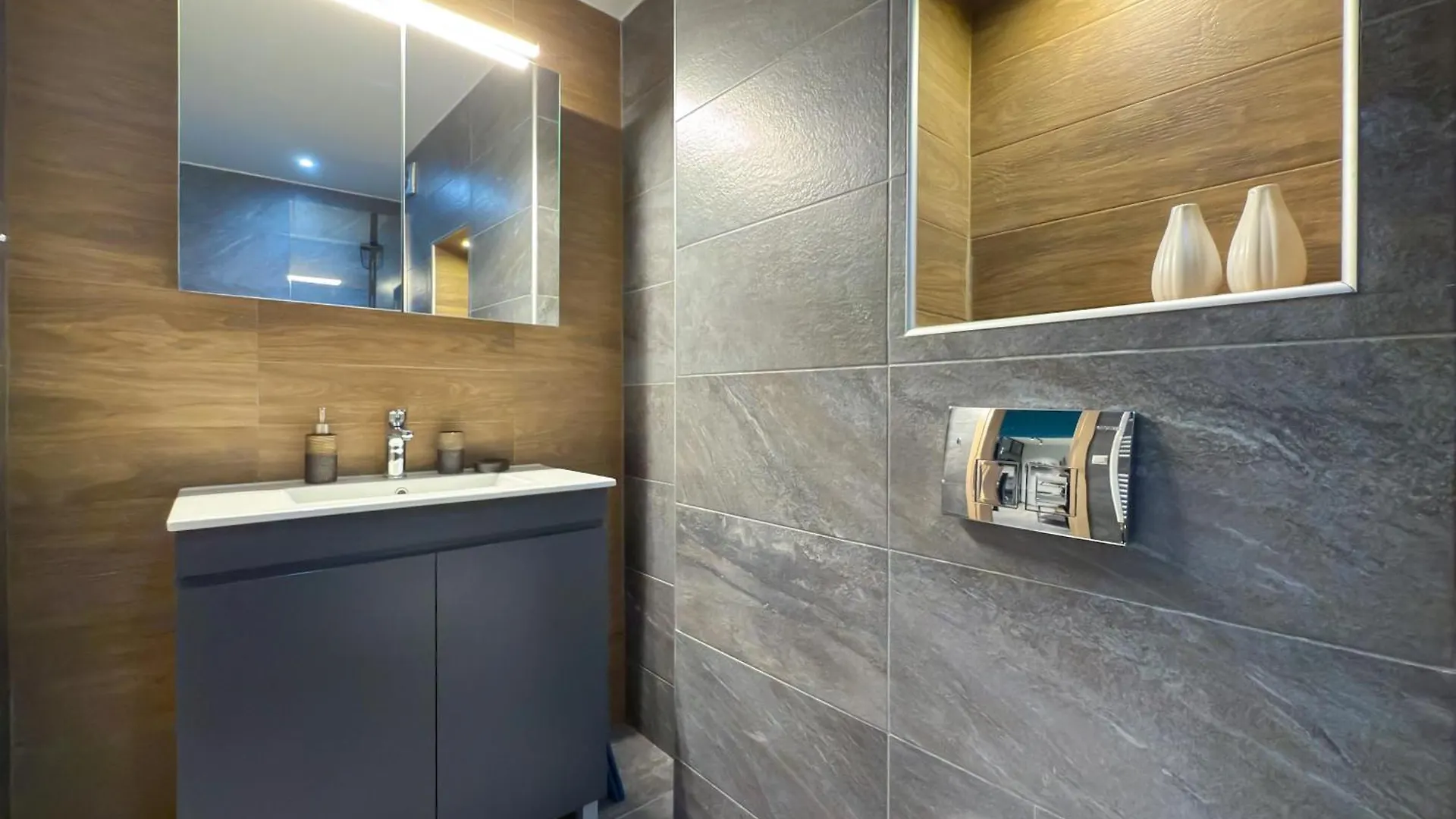 Luxury Downtown Apartment D4 Θεσσαλονίκη 0*,